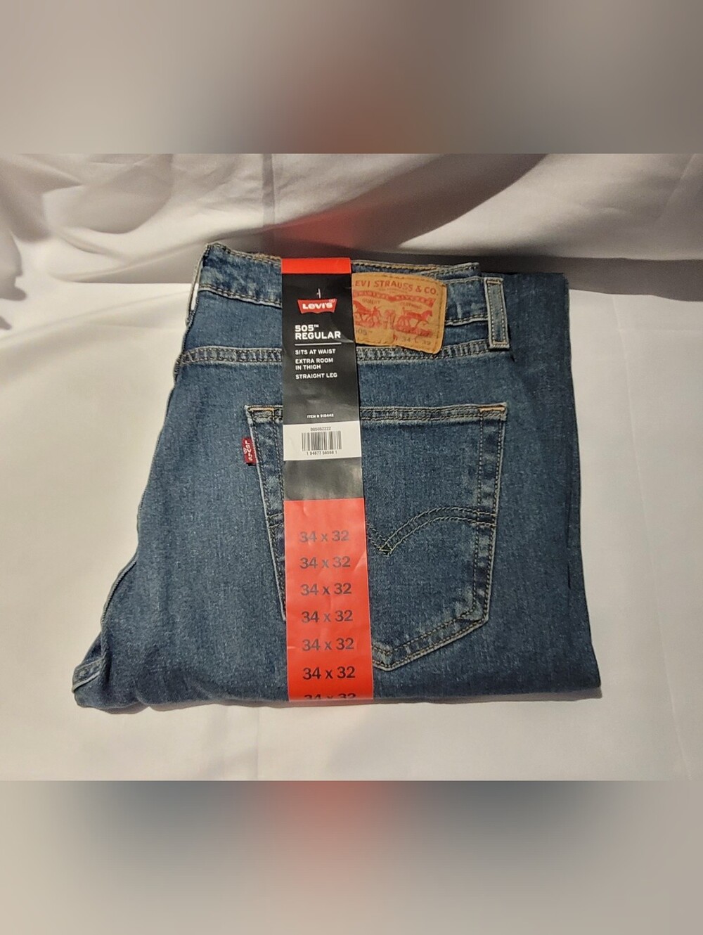 NWT Levi's 505 Men's Regular Fit Straight Leg Jeans Medium Wash Blue Size 34x32